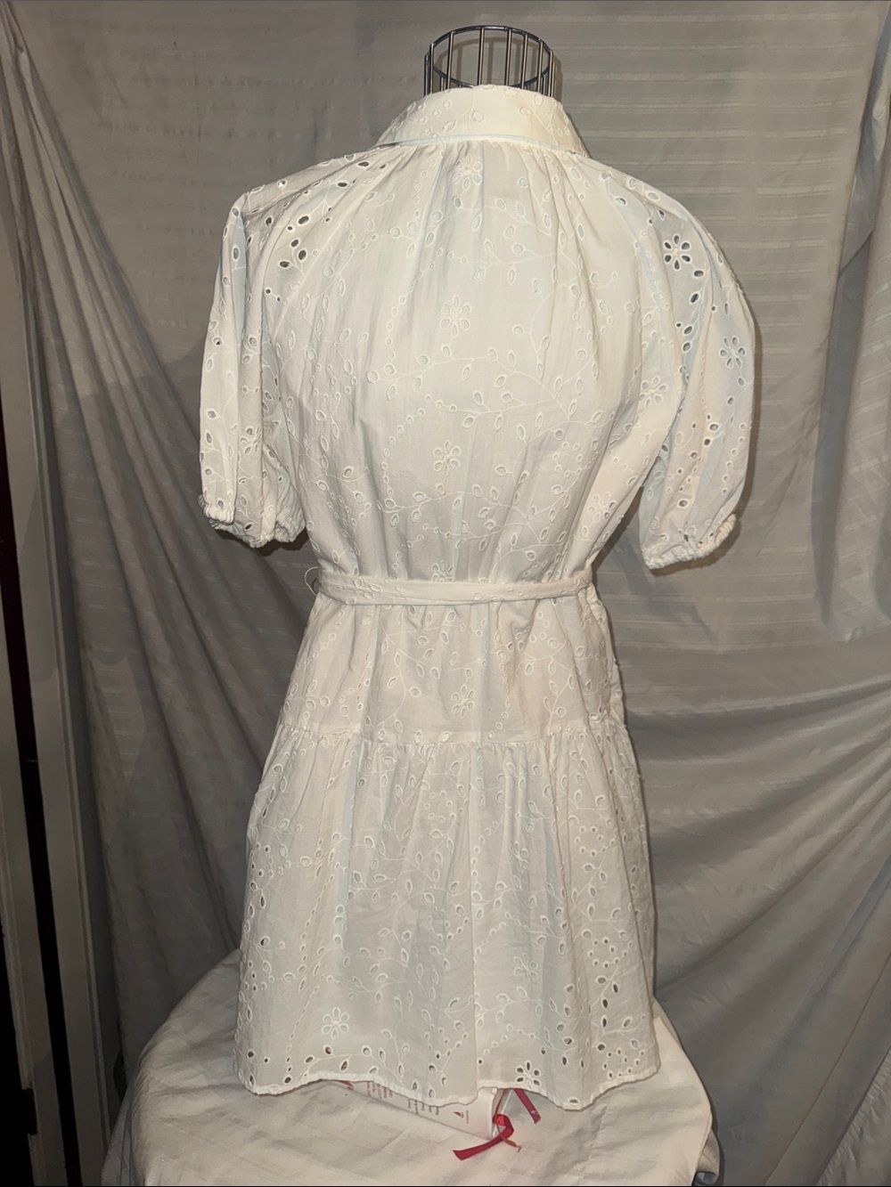 White Eyelet Fully Lined Dummer Dress with Tie at Waist and Pockets - Picture 4 of 8